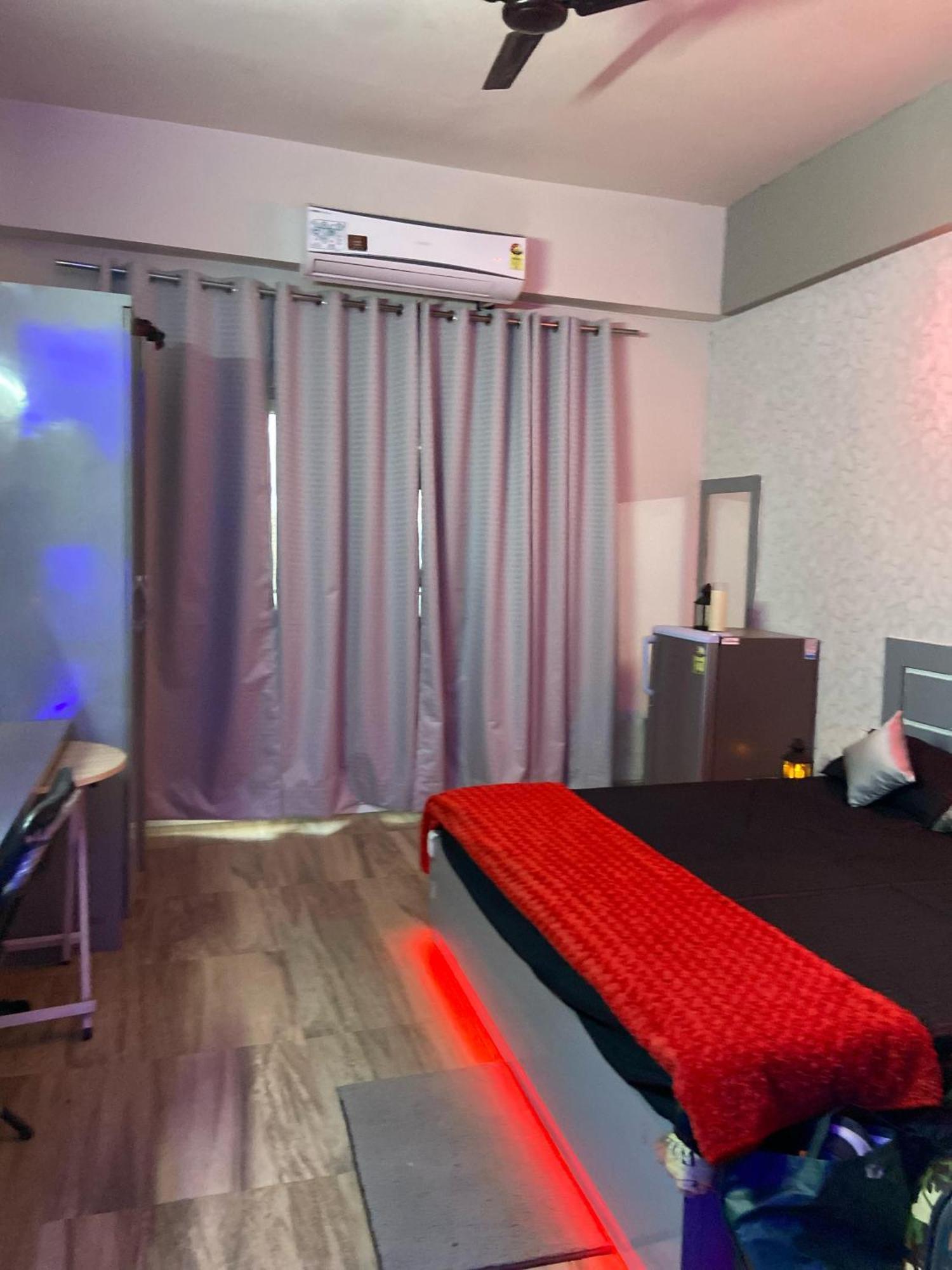 Kinky Dark Rooms Greater Noida Exterior foto